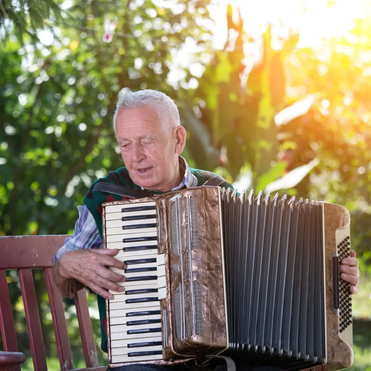 Senior spiller harmonika